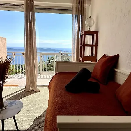 Avec Terrasse Privee Et Vue Exceptionnelle Hyeres